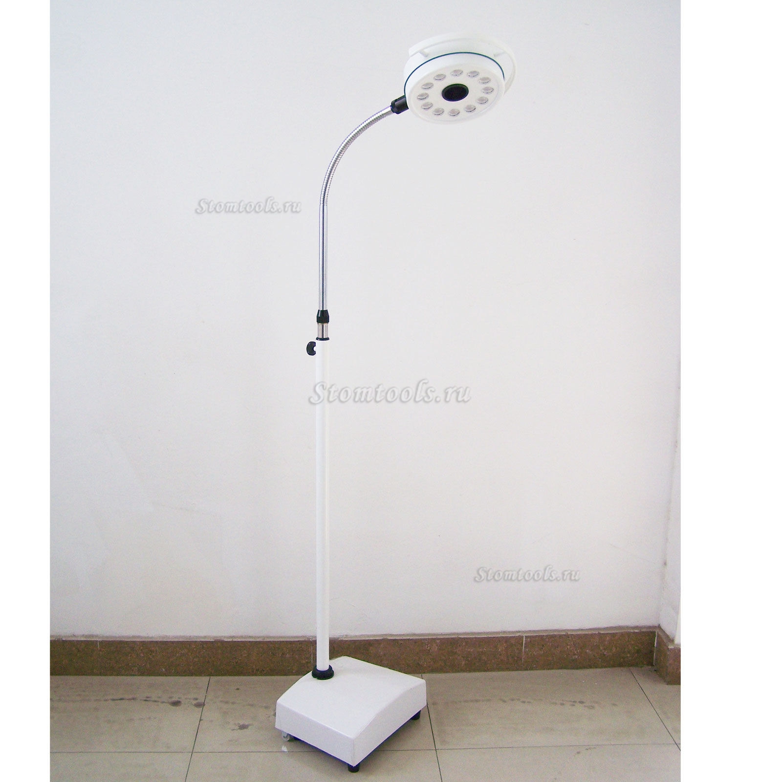 KWS® KD-2012D-3 светильник бестеневой медицинский передвижной (с подставкой, подставка)